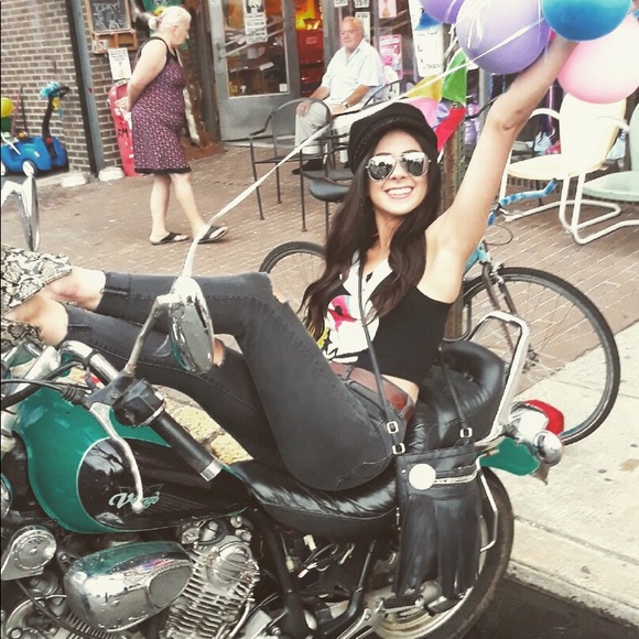 Meet your Posher, Emily - Picture 3 of 3